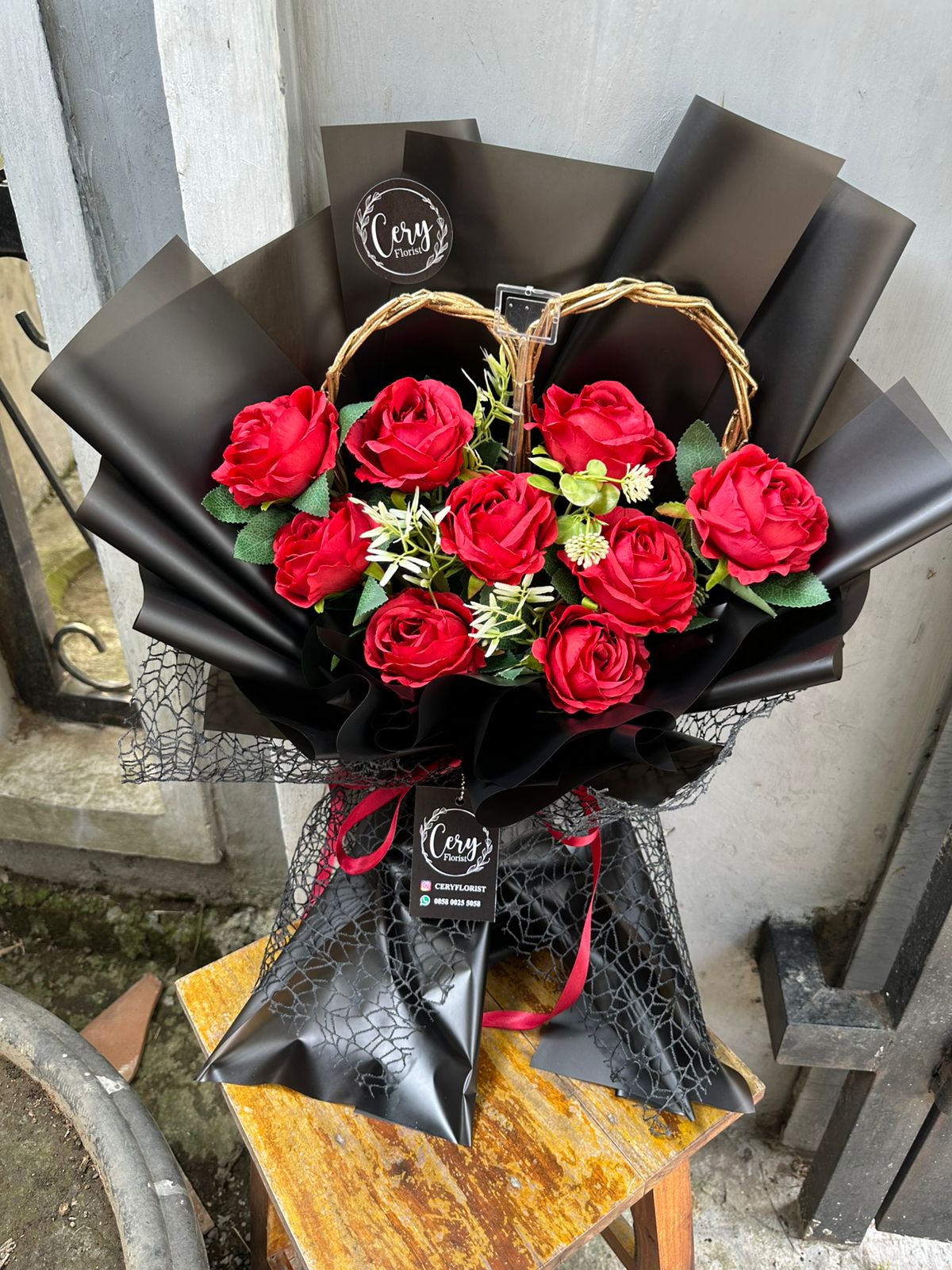 Rattan Heart Bunga Palsu